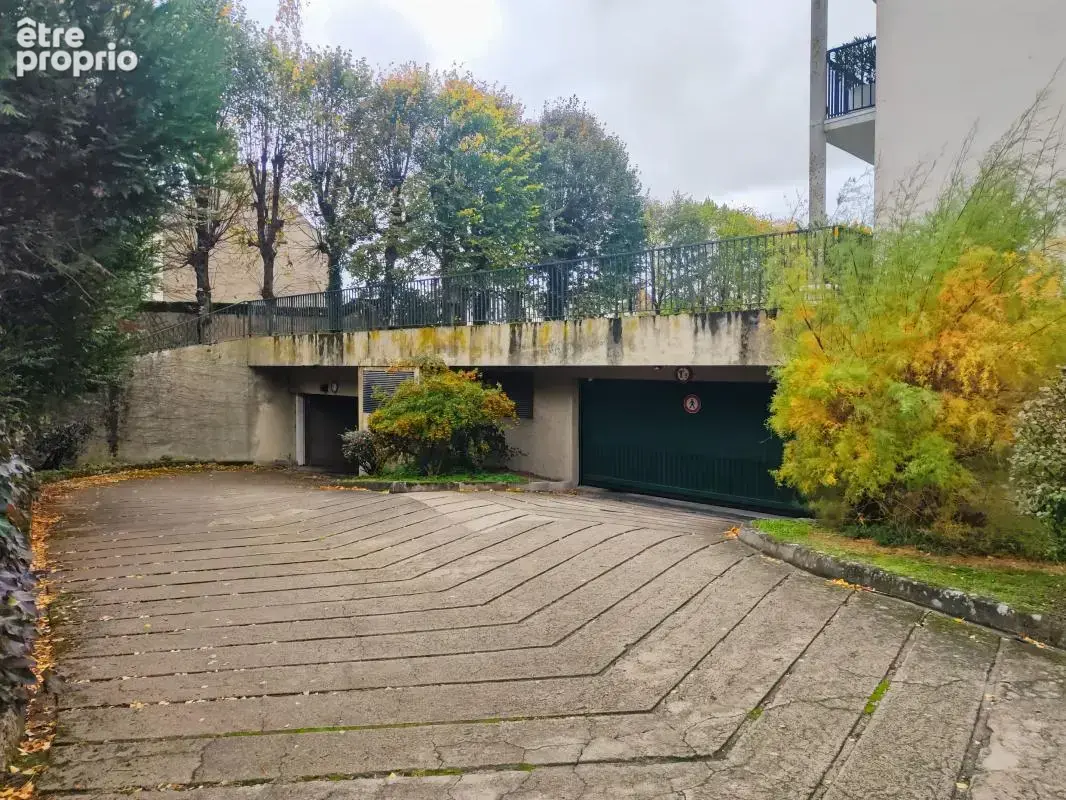  Trois places de parking en sous-sol – Résidence Clos de Lorette à Olivet  - photo 4