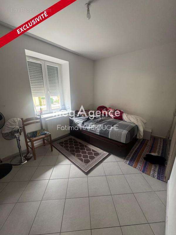 Appartement à LE CHAMBON-FEUGEROLLES