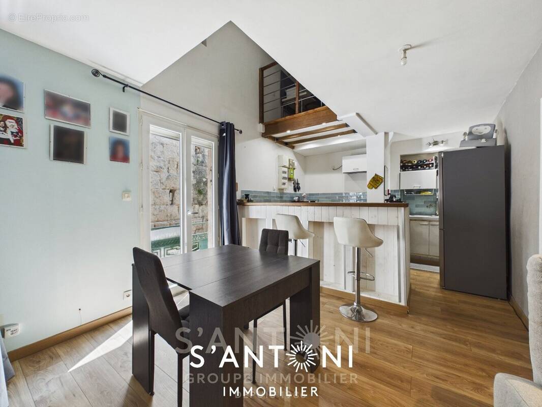 Appartement à POUSSAN