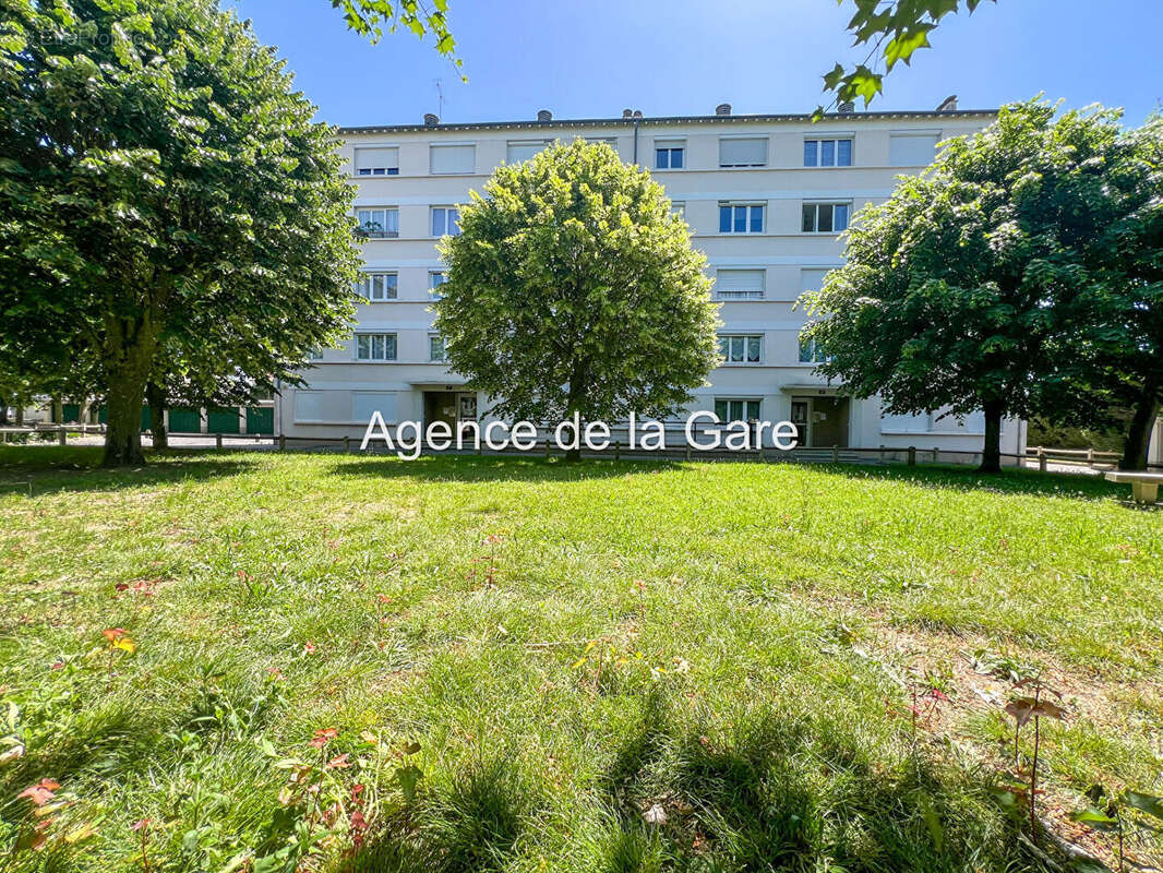 Appartement à HOUILLES
