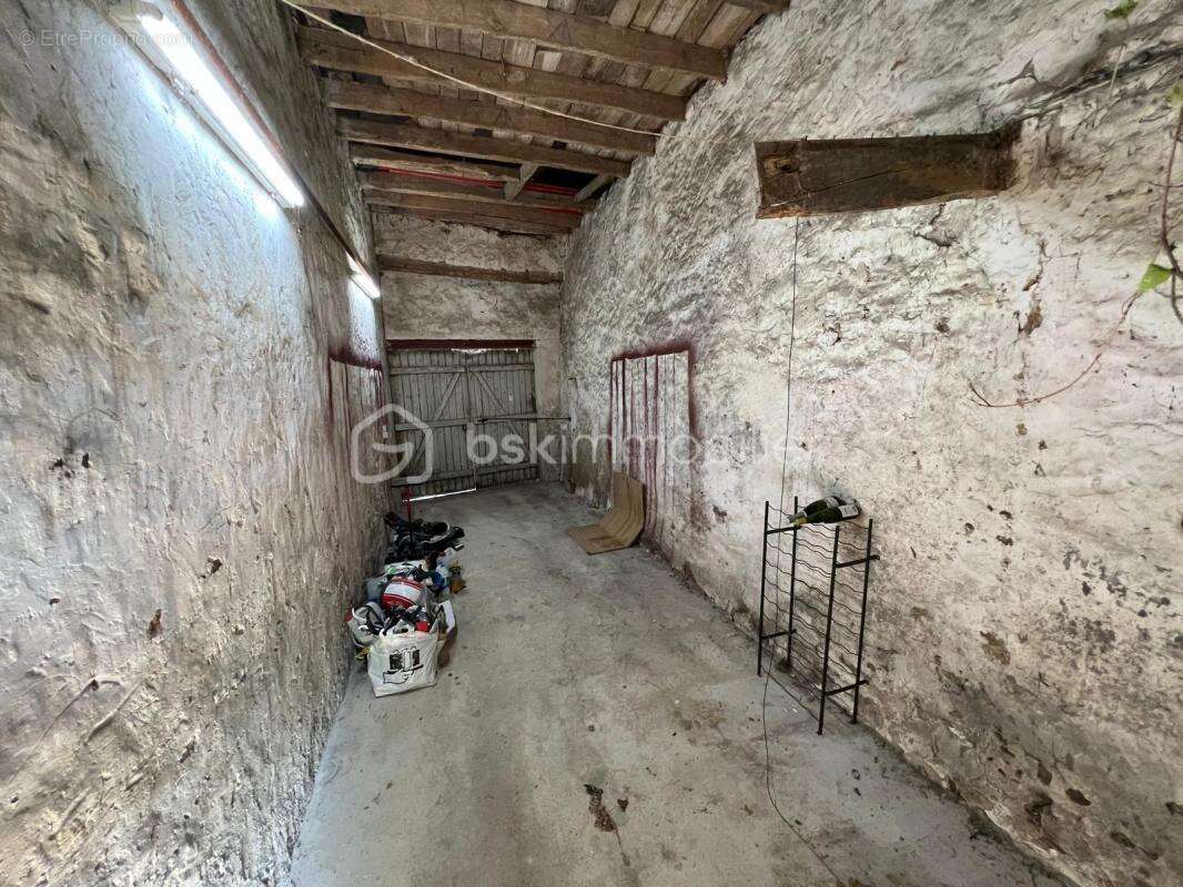 Maison 77m2 a rehabiliter entierement + petit jardin - photo 2