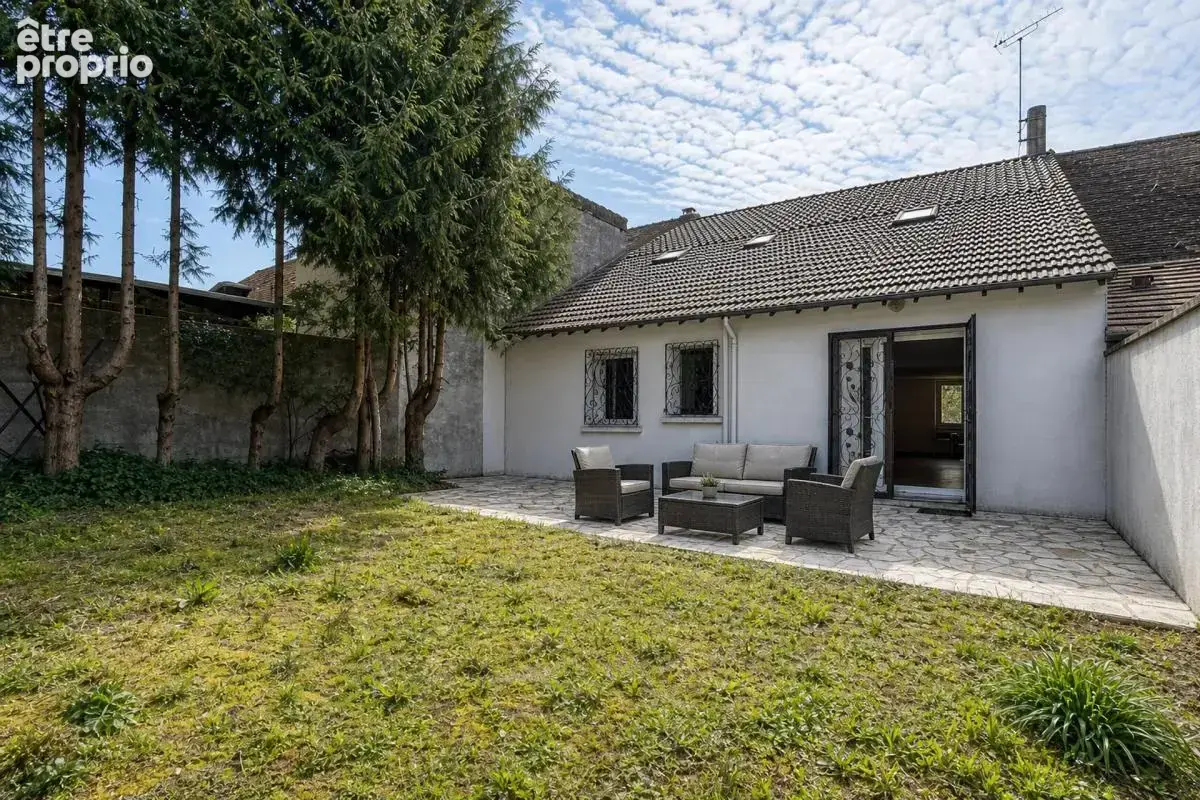 Maison spacieuse et authentique à Fontenailles - photo 2