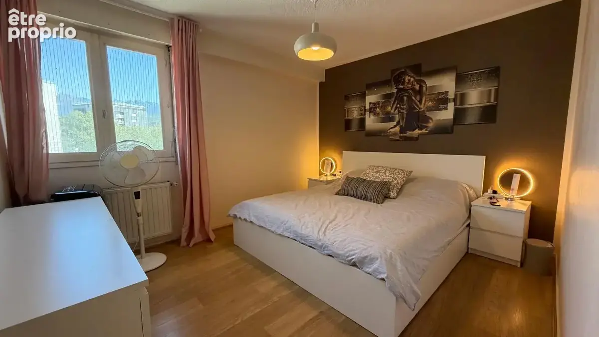 GRENOBLE – T3 de 87 m² – 8e étage – Balcon – Cave - photo 9