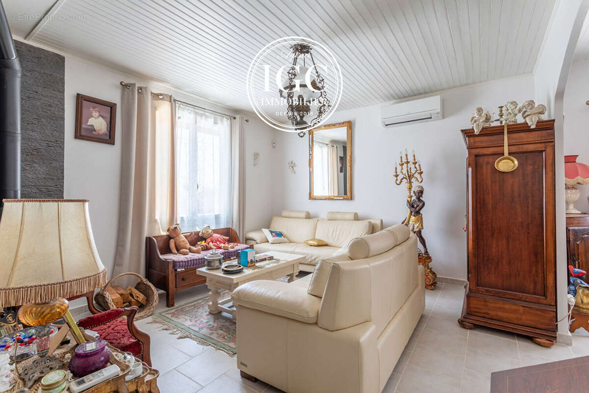 MAISON T3 + DEPENDANCE T1 - 126 m² sur parcelle de 311m² -- MARIGNANE - photo 6