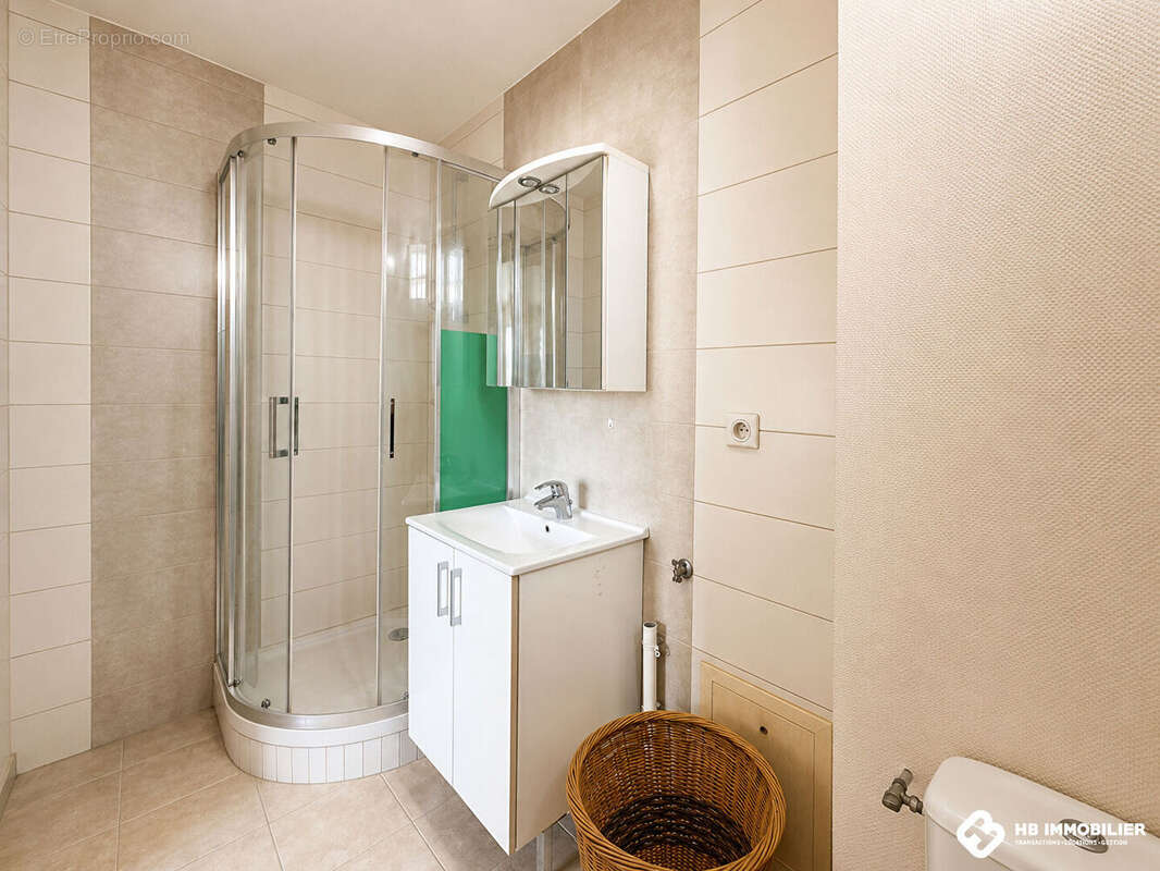 Appartement à LE COTEAU