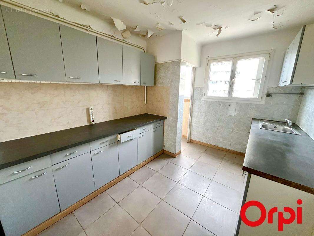 Appartement à MARSEILLE-11E