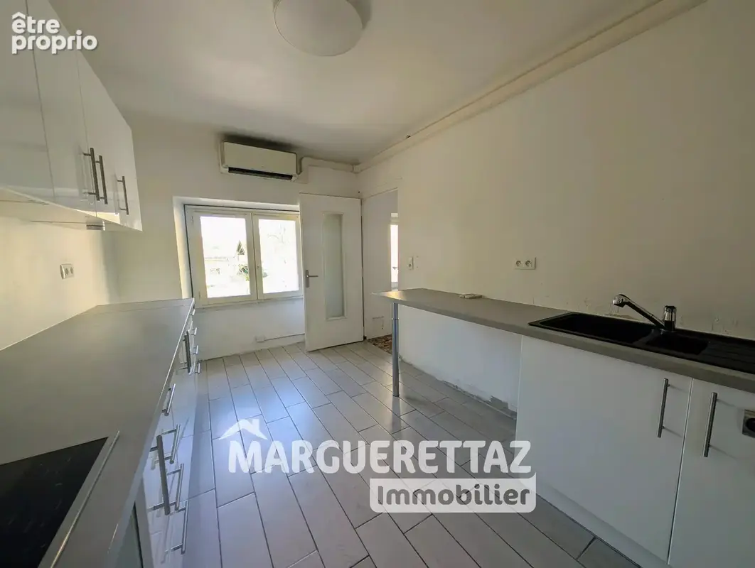 Maison de village mitoyenne - St Jeoire 115m² / garage / pas d'exterieur - photo 9