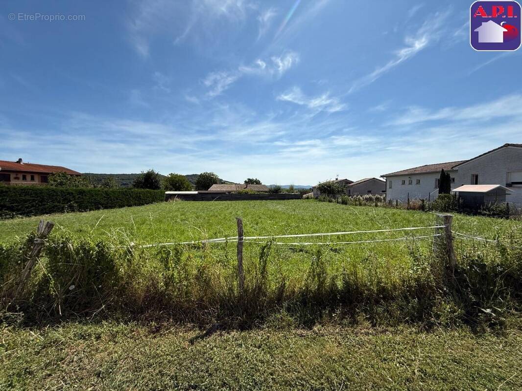 Terrain à AIGUES-VIVES