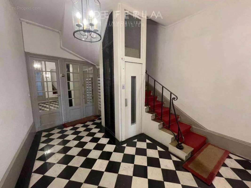 Appartement à PARIS-7E
