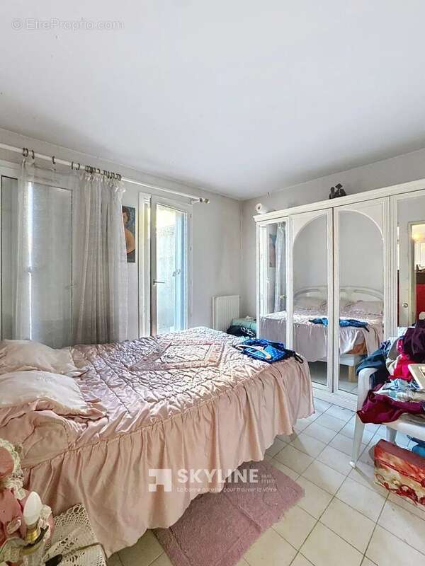 Appartement à MARSEILLE-4E