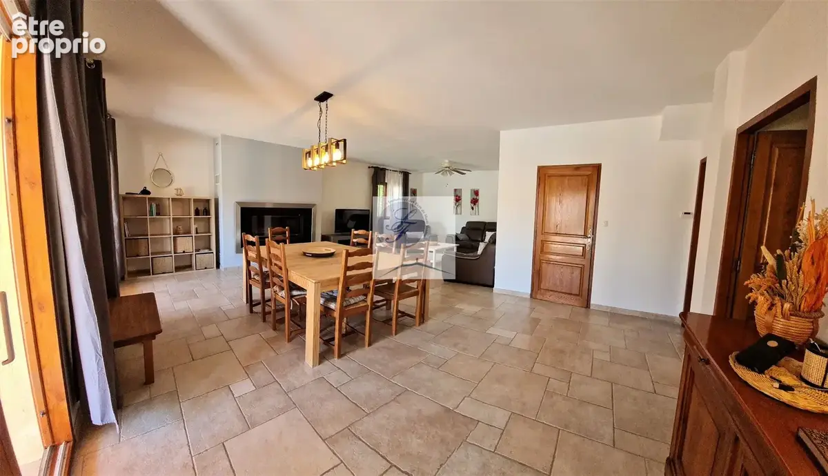 A vendre à Blauvac, spacieuse villa  avec piscine et appartement indépendant - Secteur Bedoin, Mont Ventoux. - photo 5