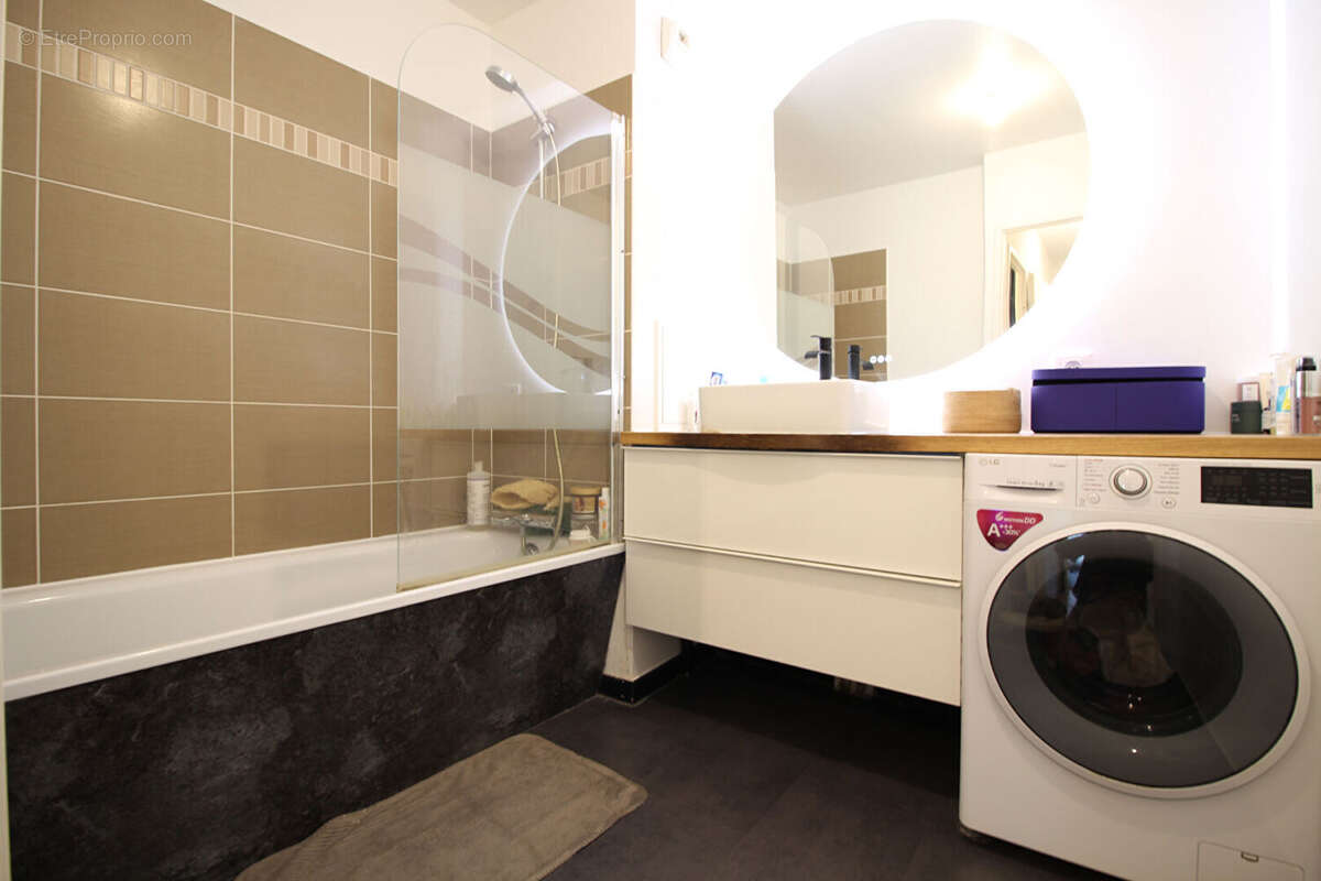 Appartement à SARTROUVILLE