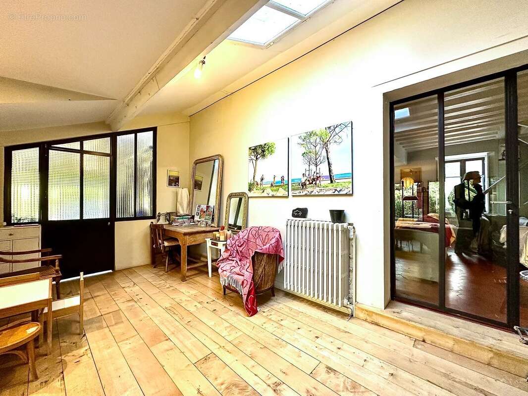 Maison à LES MESNULS