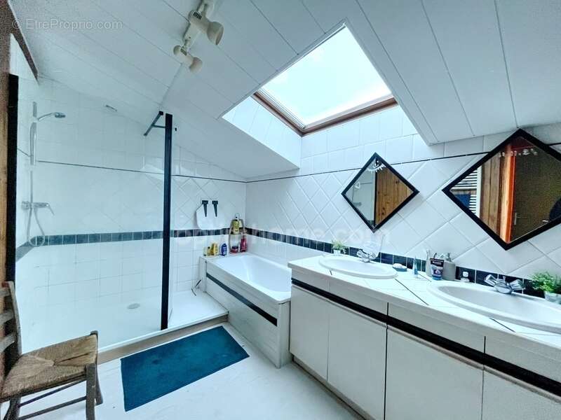 Maison à SAINT-LAURENT-DE-MURE