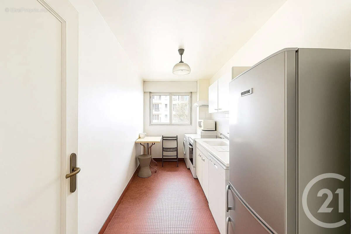 Appartement à PARIS-14E