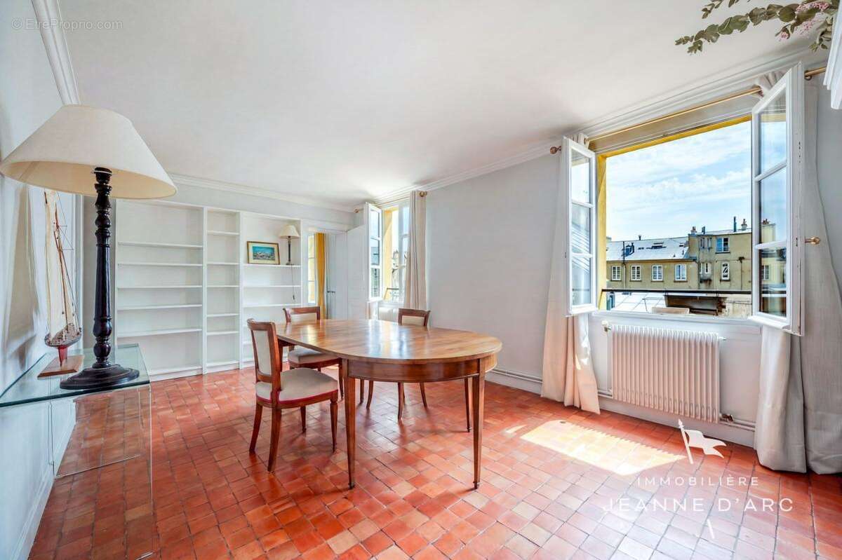 Appartement à VERSAILLES