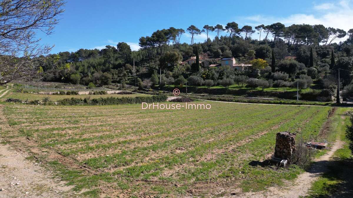 Terrain 1261 m² à Cotignac  - photo 8