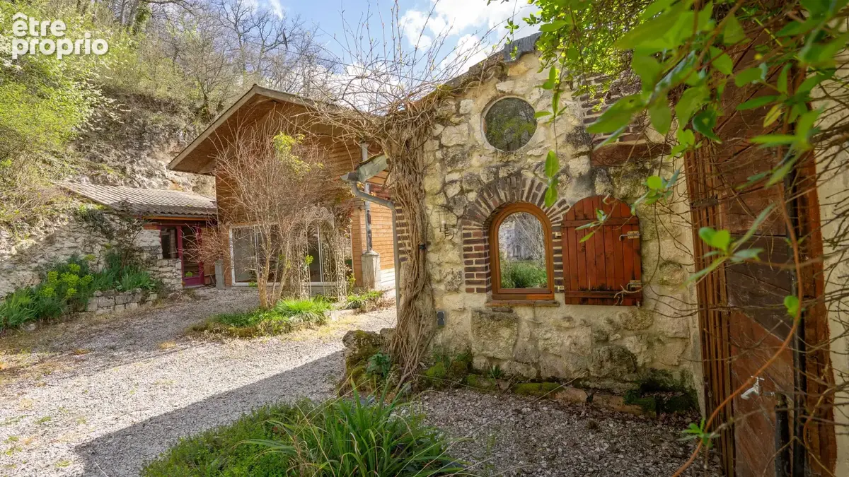 Maison en pierre avec chalet indépendant, sauna et terrain de 1,5 ha   Vue dégagée - photo 3