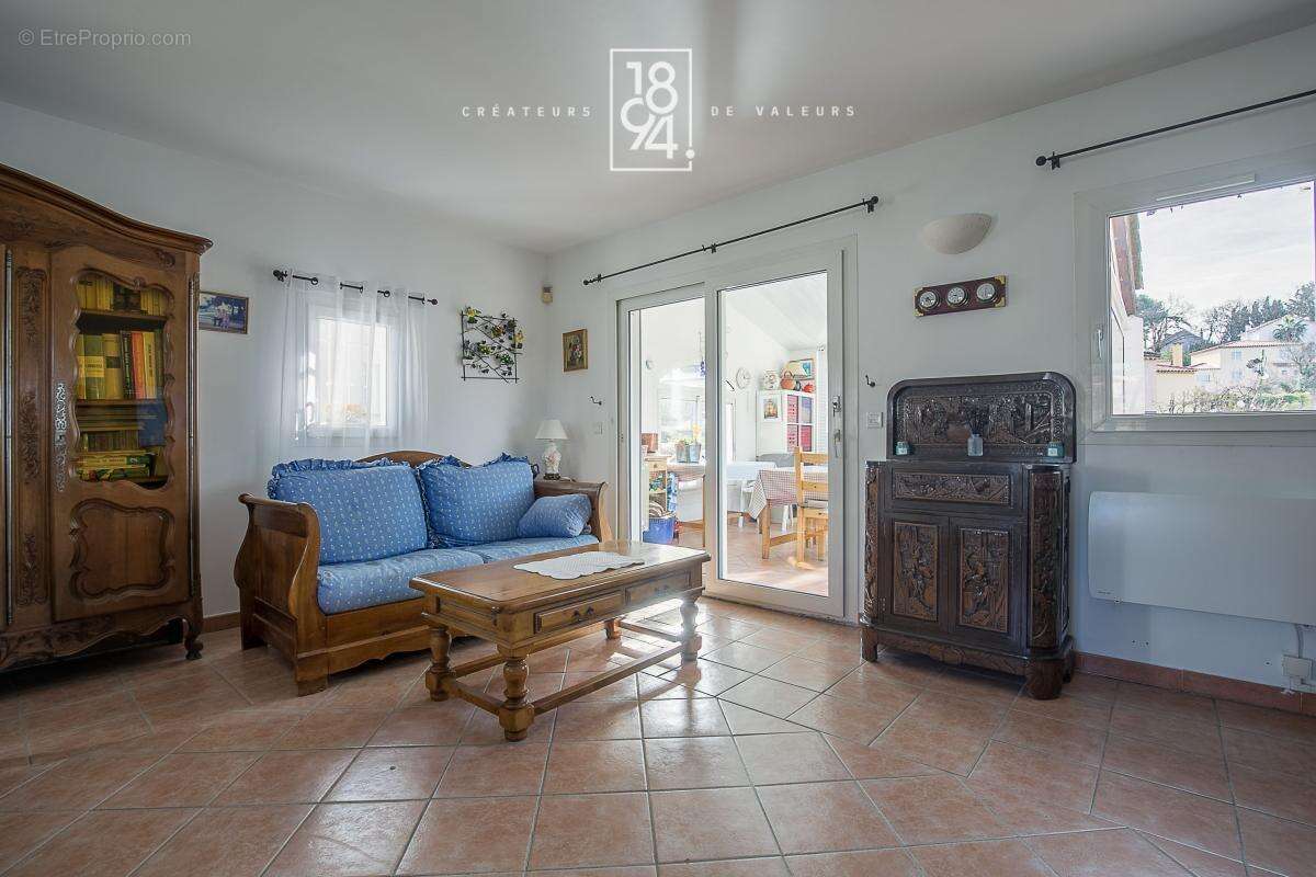 Appartement à MARSEILLE-11E