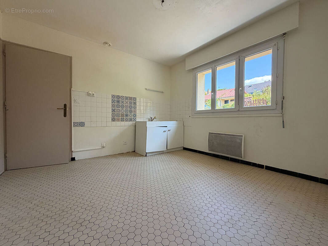 Maison Lons-Le-Saunier / 6 pièces / 5 chambres / 133 m² - photo 4