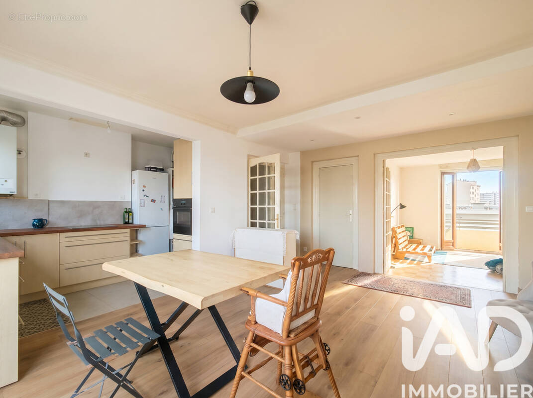 Photo 1 - Appartement à LYON-8E