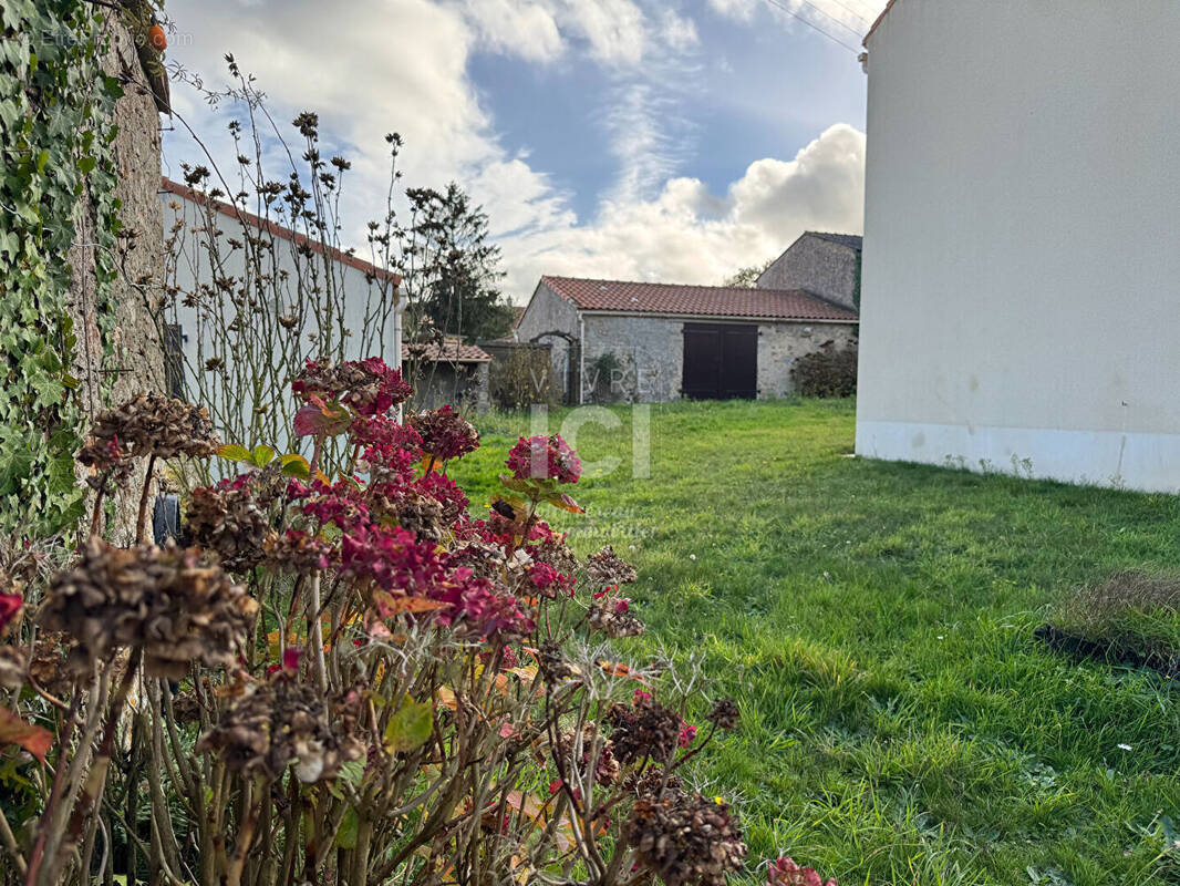 Maison à FROSSAY