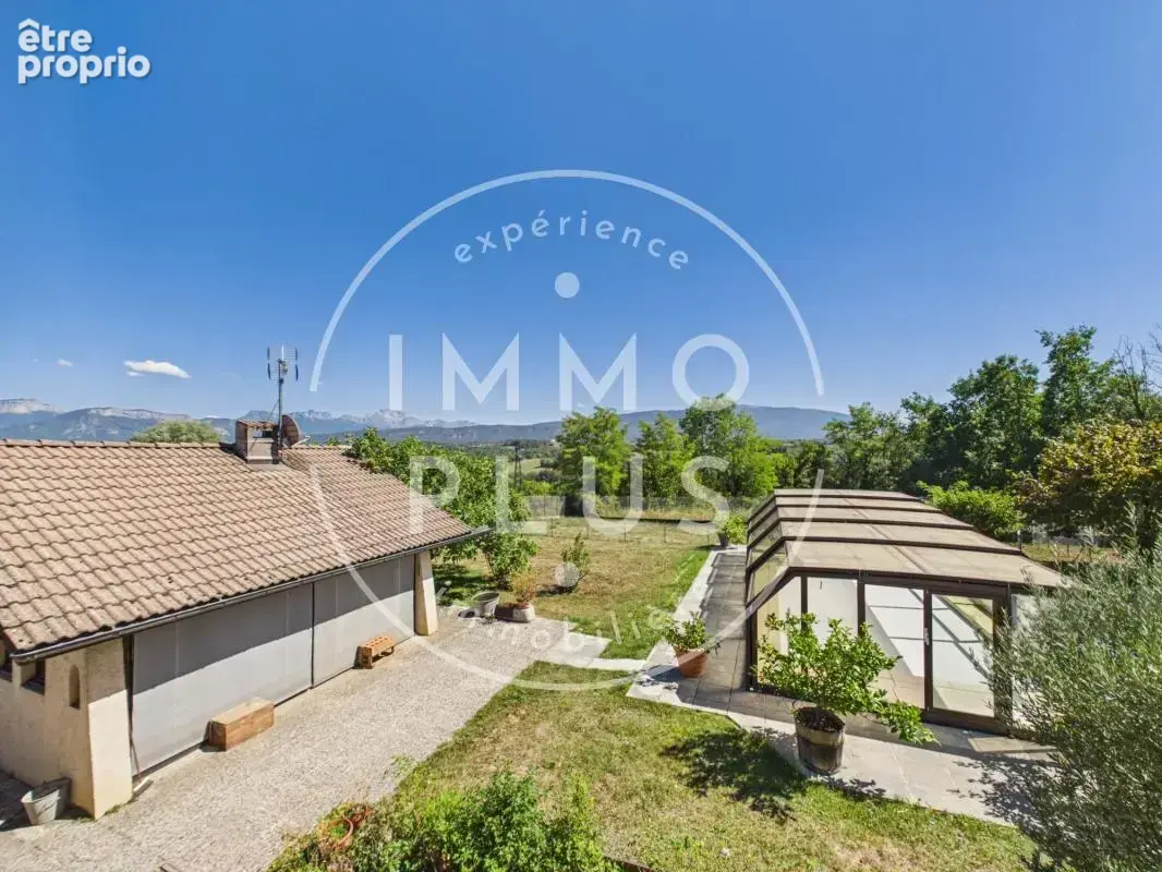 Vente - Maison - 6 pièces + cuisine - 173,04 m² - 780 000 € - - photo 6