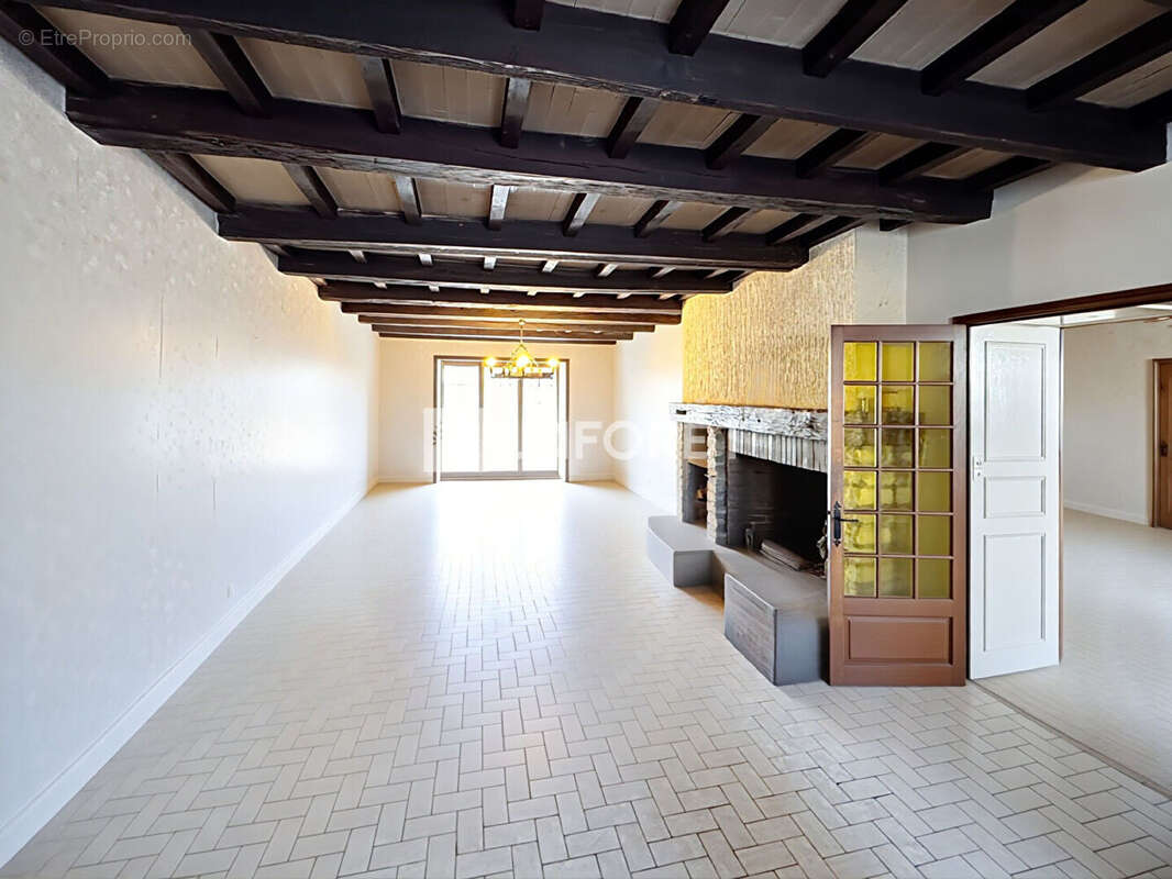 Maison à DAMPIERRE-SUR-SALON