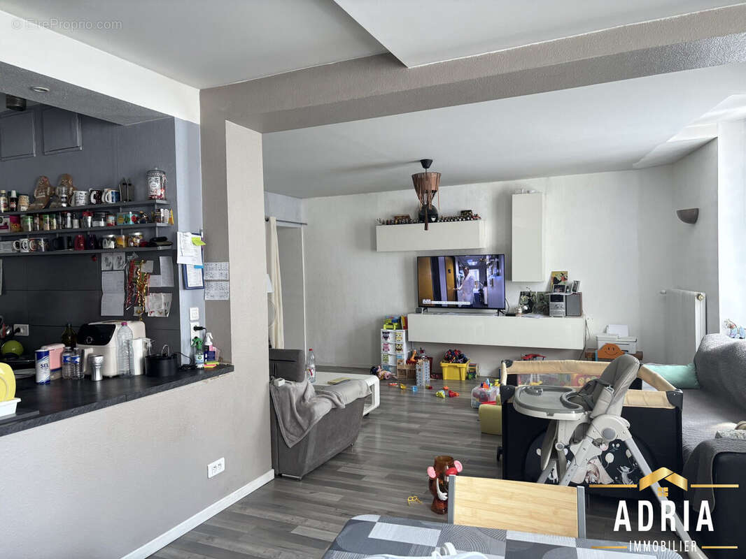 Appartement 400 m² à Luneville  - photo 8