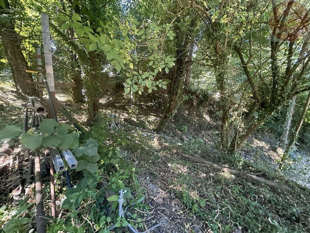 Terrain à bâtir de 947 m²  proche du village - photo 5