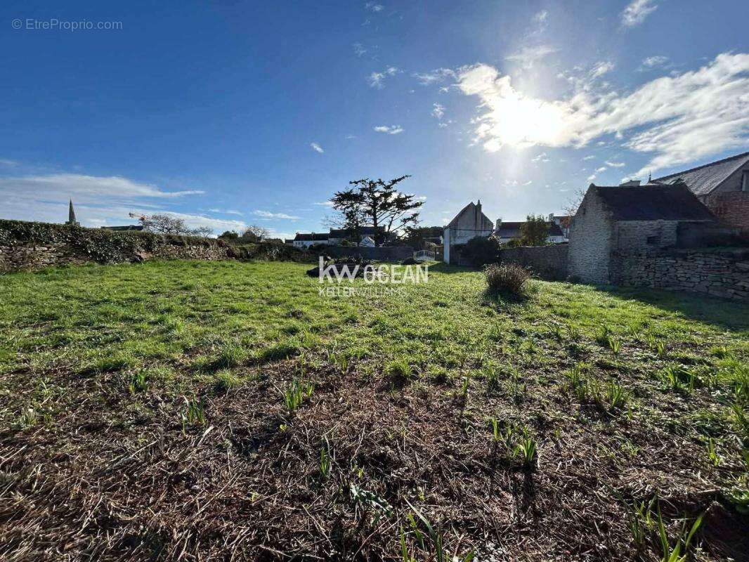 Terrain à PLOUHINEC