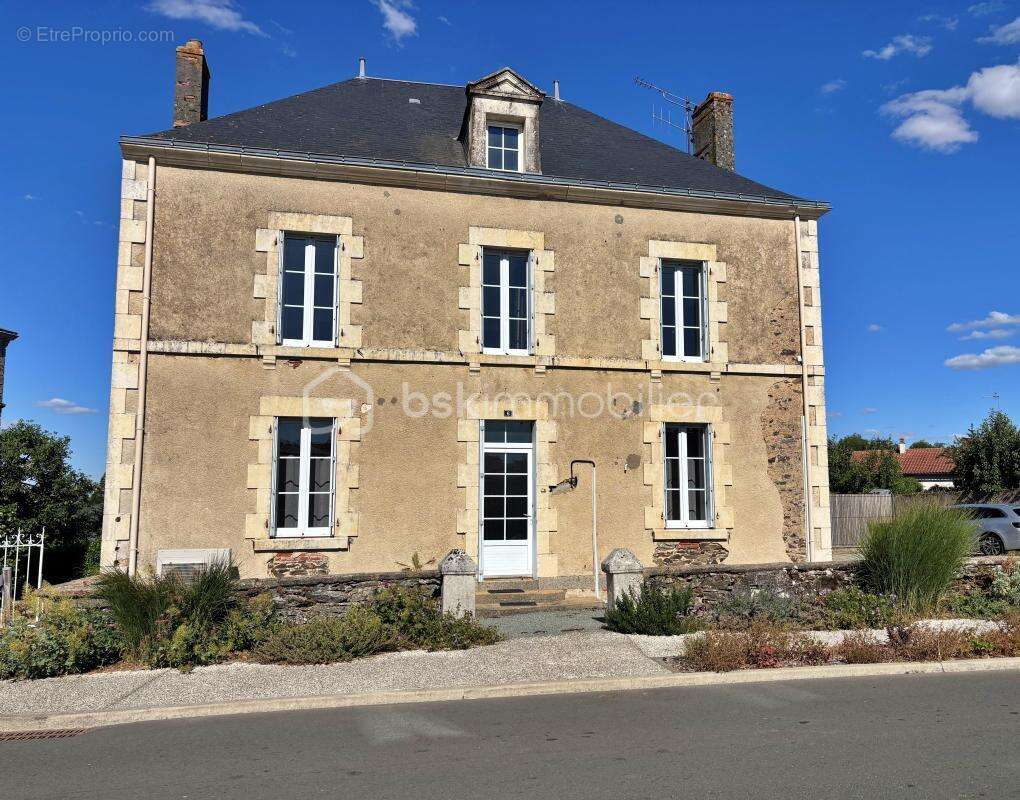 Découvrez le charme d'une maison spacieuse - photo 19