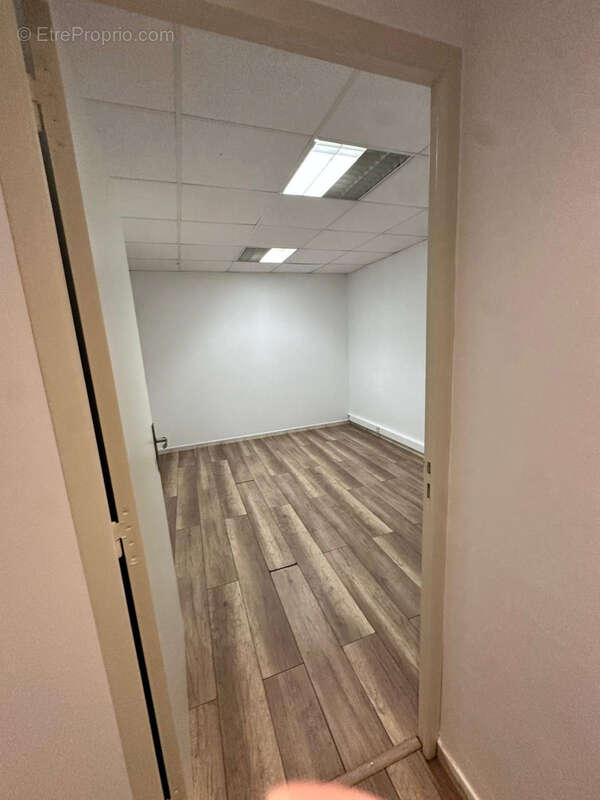 Commerce à CARQUEIRANNE