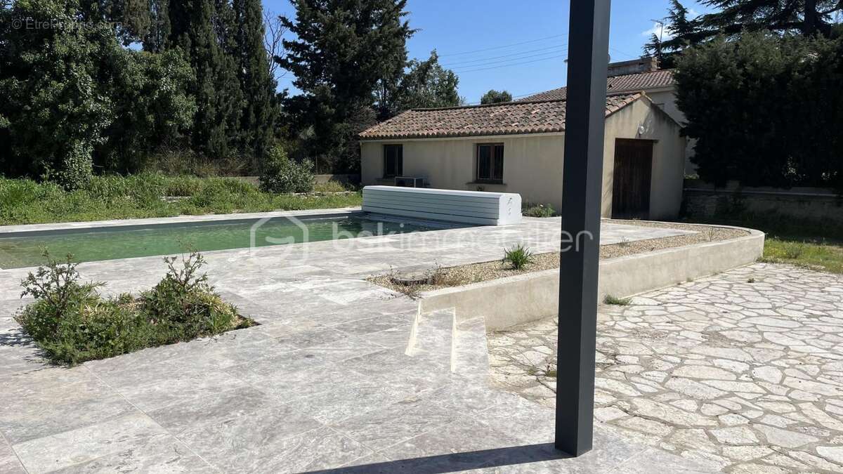 Pézenas — Élégante villa de plain-pied rénovée, 160 m², terrain 1 970 m² avec piscine chauffée - photo 17