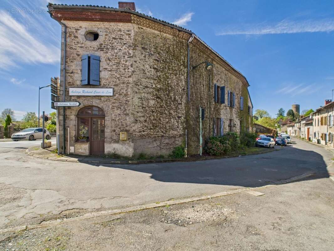 Maison à CHALUS