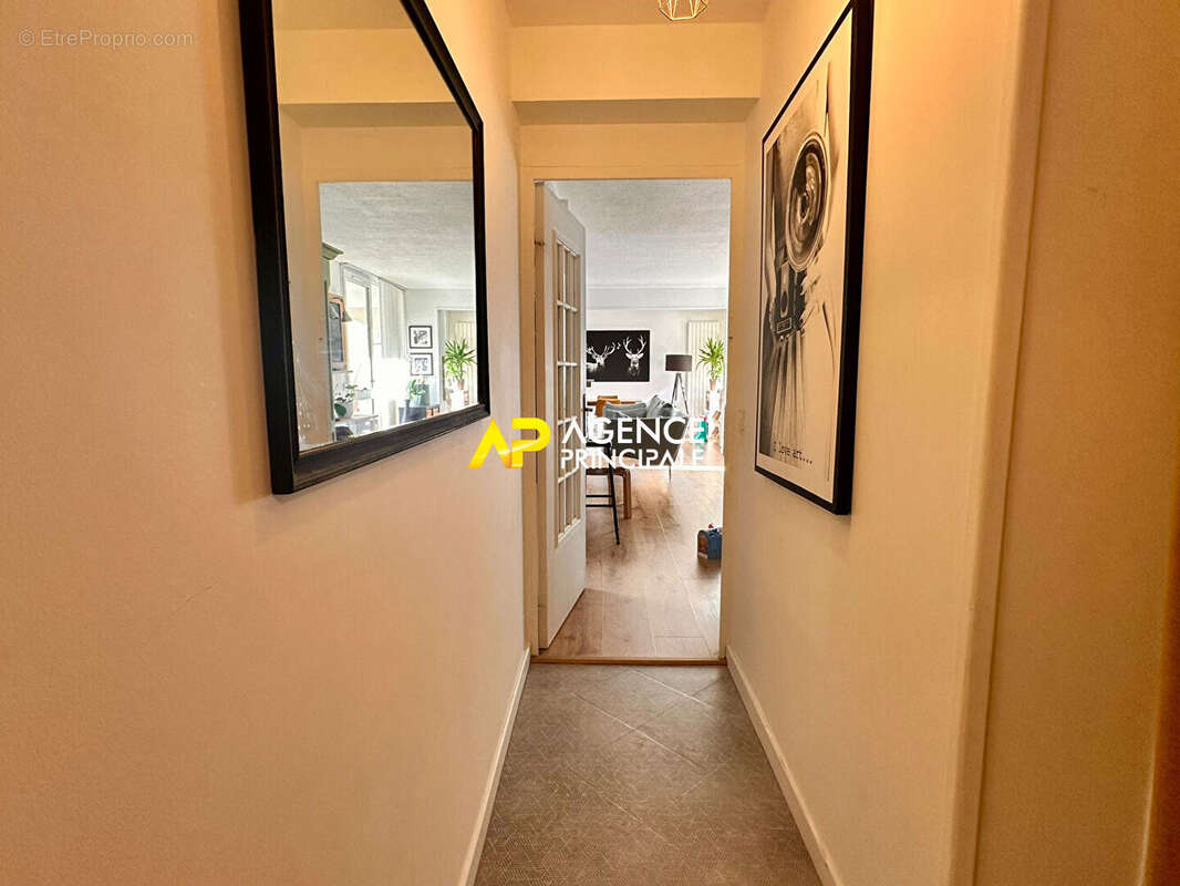 Appartement à SARTROUVILLE