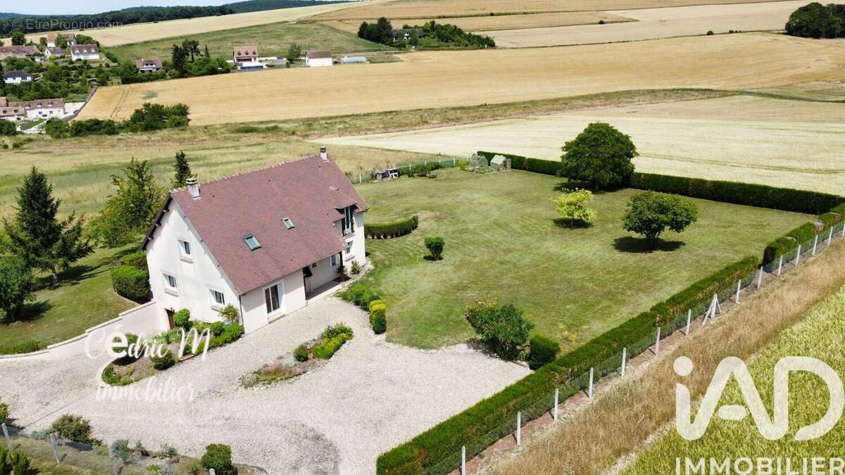 Maison 160 m² à Chambray  - photo 3