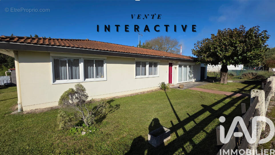 Photo 1 - Maison à BUSSAC-FORET