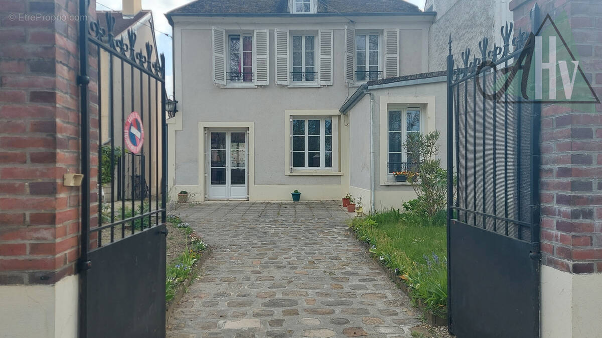 Maison à BRAY-SUR-SEINE