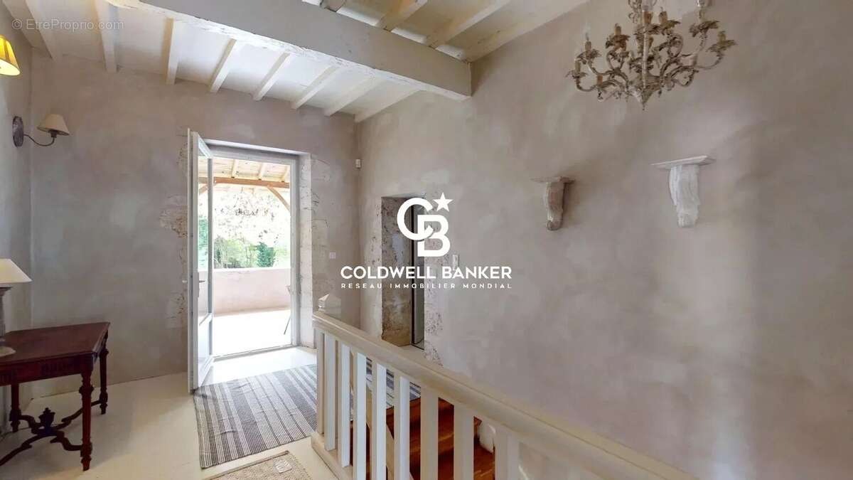 Maison à MONTESQUIEU