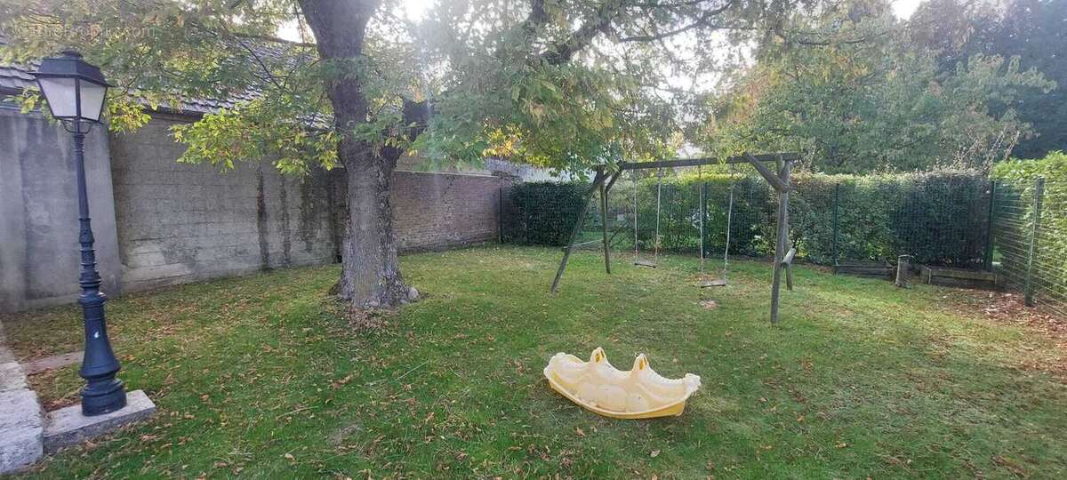 Maison à LA RUE-SAINT-PIERRE