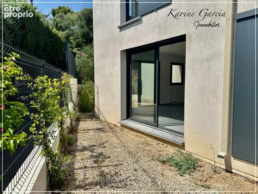 Six fours les plages - construction recente - appartement de type 3 -  68 m2 - terrain 54 m² - parking en sous sol - photo 2