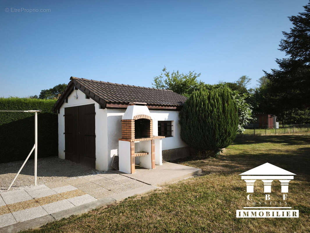 Maison 131 m² à L'abergement-Sainte-Colombe  - photo 7