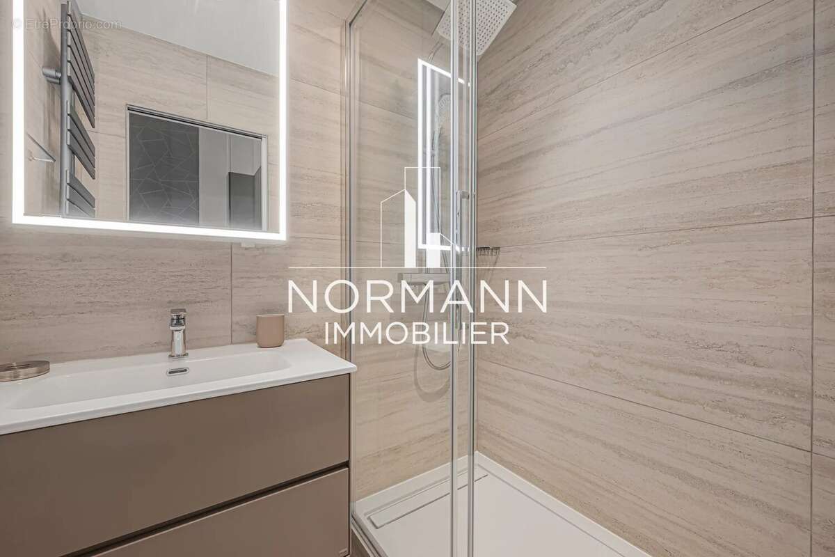 Appartement à PARIS-3E