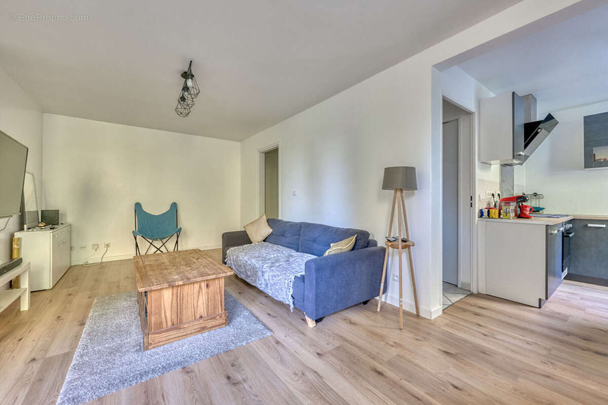 Appartement à COMBS-LA-VILLE