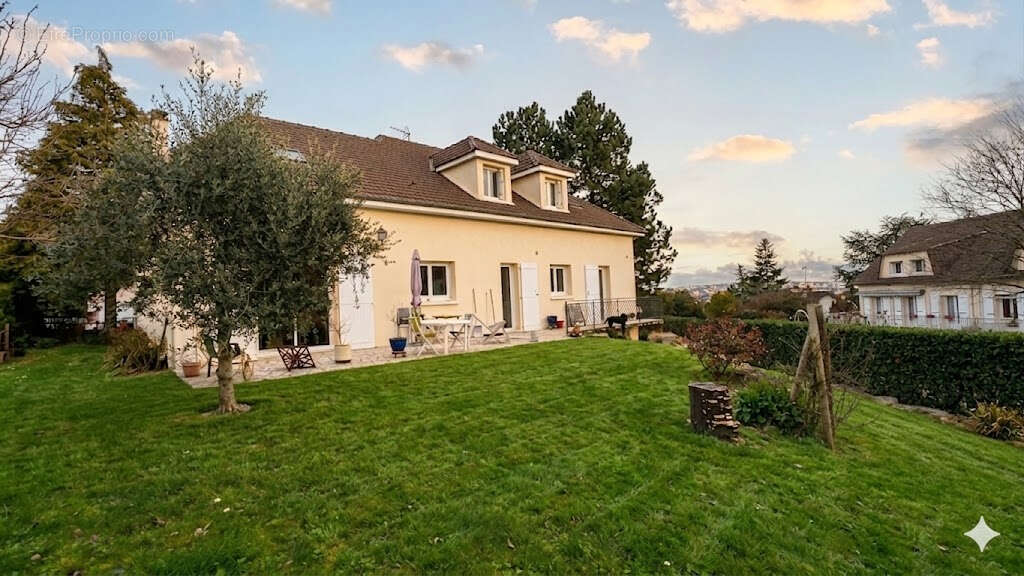 Maison à CHATELLERAULT