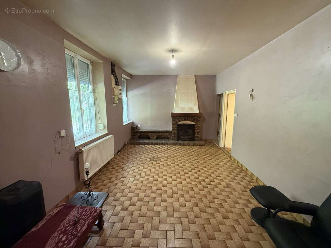 Maison à COUSOLRE