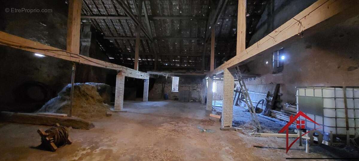 Ancienne ferme à renover avec étang,3 hectares de terrain - photo 30