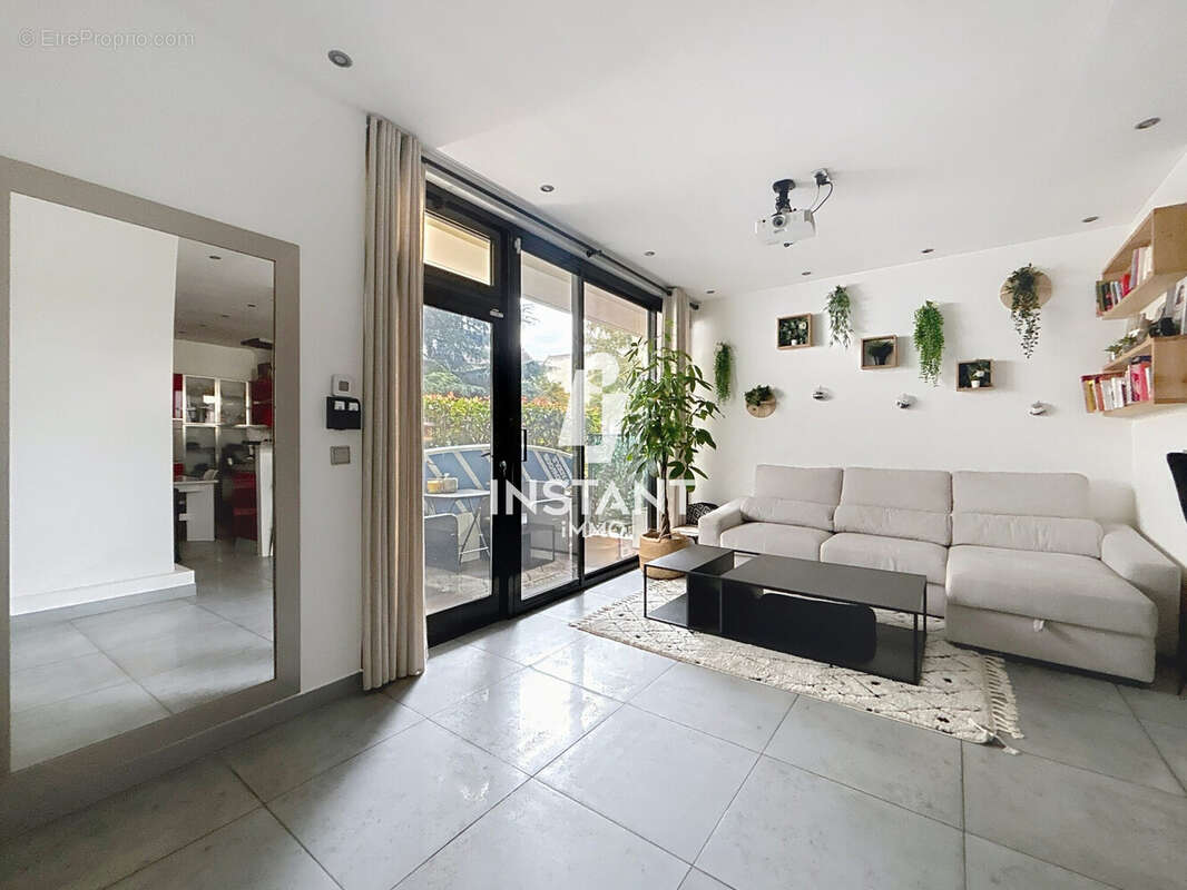 Appartement à NOGENT-SUR-MARNE