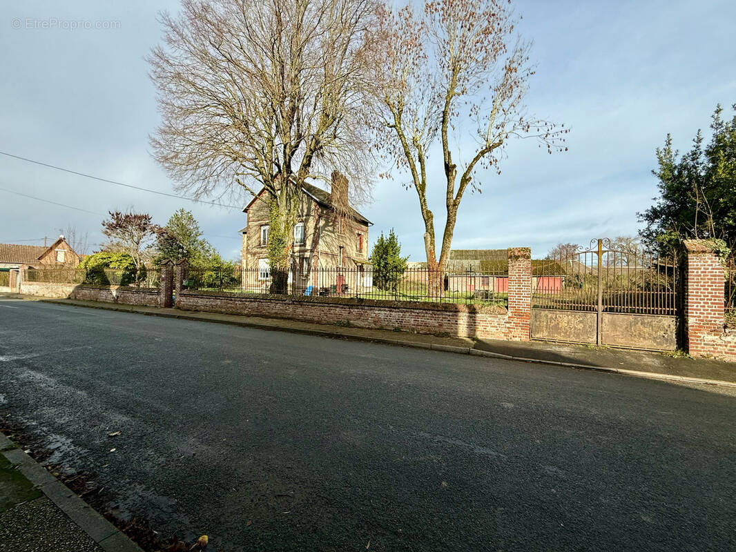 Maison à MEHARICOURT